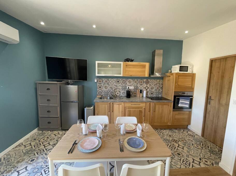 Entier Avec Jacuzzi En Provence *
